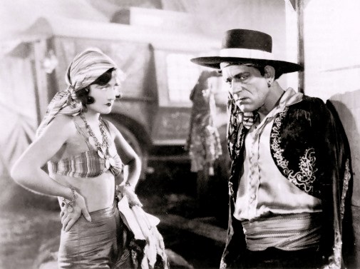 Joan Crawford e Lon Chaney em O Monstro do Circo