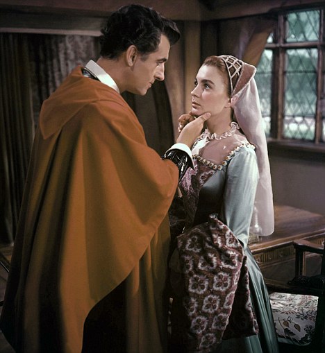 Stewart Granger e Jean Simmons em A Rainha Virgem