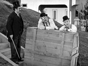 Cena de A Caixa de Música