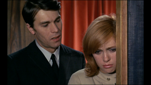 Laurent Terzieff e Elizabeth Wiener em A Prisioneira