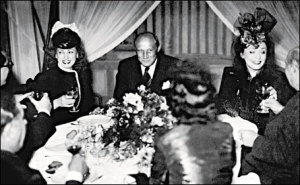 Alfred Greven no meio de artistas