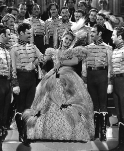 Miliza Korjus em A Grande Valsa