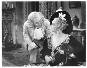 George Arliss e Doris Kenyon em Voltaire