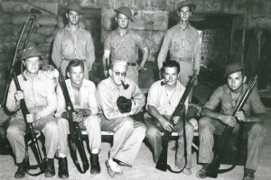 John Ford e sua equipe na filmagem de The Battle of Midway