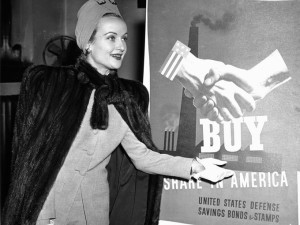 Carole Lombard em campanha de venda de bônus de guerra