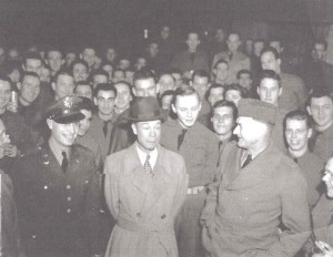 Joe E. Brown durante uma de suas apresentações