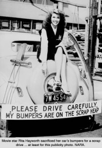 Rita Hayworth tirou o parachoque do seu carro e subsituio por madeira