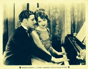 Ronald Colman e  em O Paraíso Achado 