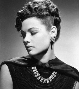 Gene Tierney e as jóias de Joseff usadas por ela em Tensão em Shnaghai