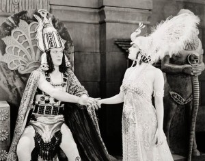 Thomas Meigham e Gloria Swanson em Macho e Fêmea