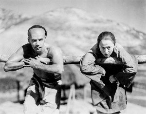 Paul Muni e Luise Rainer em Terra dos Deuses
