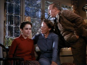 Elizabeth Taylor, Ann Revere e Donald Crisp em A Mocidade é Assim Mesmo