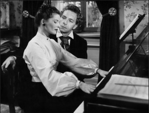 Katherine Hepburn e Paul Henreid em Sonata de Amor