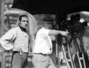 Clarence Brown dirige Valentino em A Águia