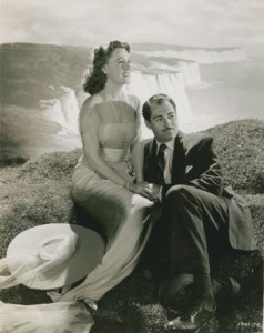 Irene Dunne e Alan Marshall em Evocação