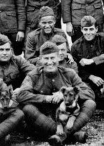 Lee Duncan e Rinty filhote