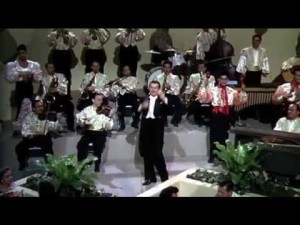 Xavier Cugat e sua orquestra em A Filha de Netuno