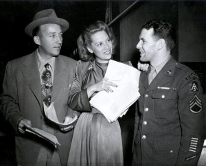 BIng Crosby, Dinah Shore e um soldado durante a 2a Guerra Mundial