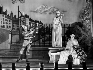 PIerre Brasseur, Arletty e Jean-Louis Barrault em O Boulverdad do Crime