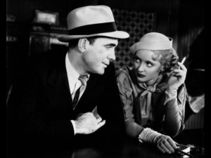 Bette Davis e Pat O'Brien em Os Desaparecidos