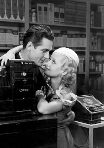 Charles Farrell e Bette Davis em Drogas Infernais