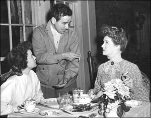 William Wyler dirige Bette e Teressaa Wright em Pérfida