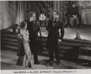 Cena de Os Assassinatos da Rua Morgue