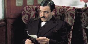 Albert Finney como Poirot