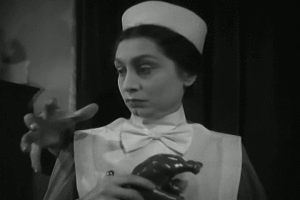 Aline MacMahon em Enquanto o Doente Dormia