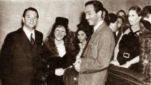 Jacques Tourneur e sua esposa Christiane Virideau ao lado de Walt Disney 